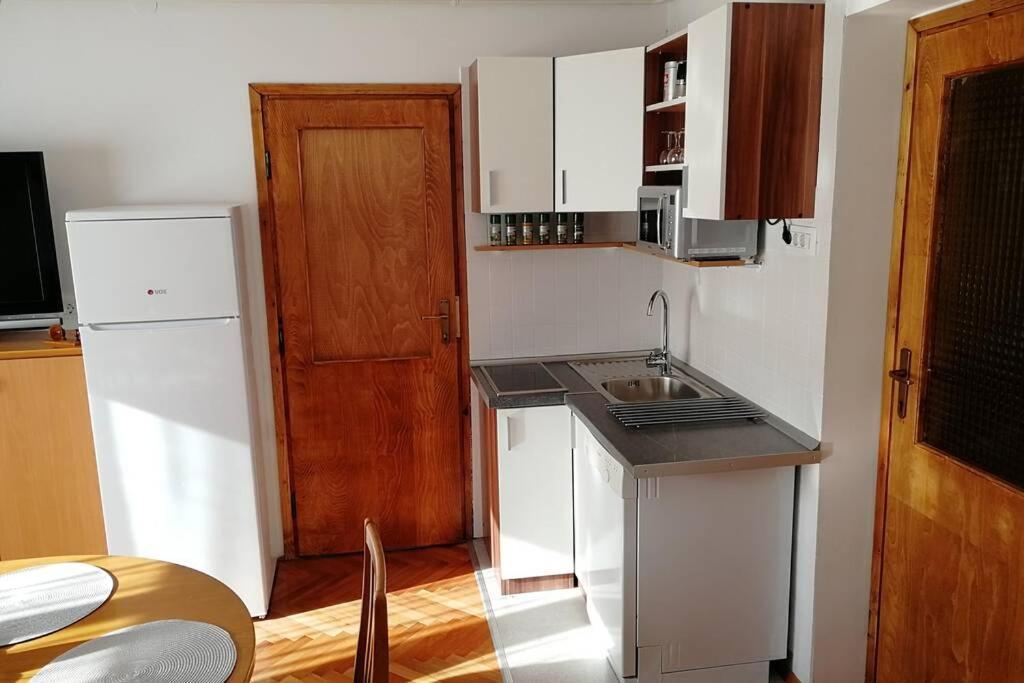 Appartamento Zrm Center Idrija Esterno foto